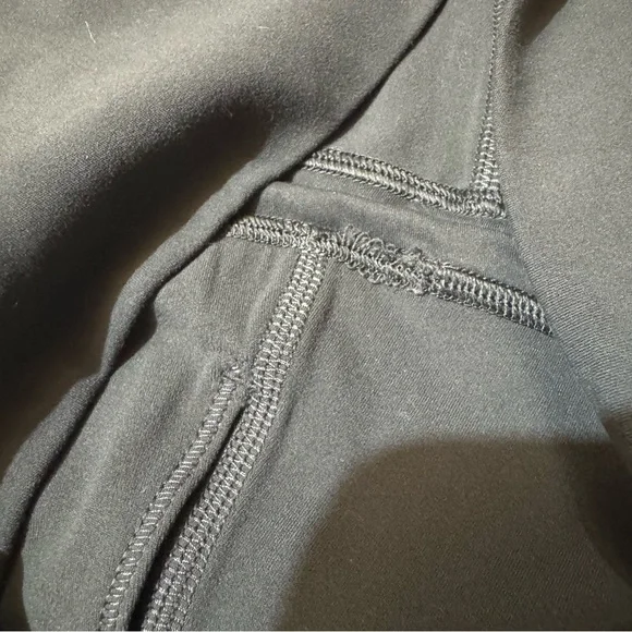 134. Lululemon Align High Rise Crop 17" in Graphite Grey - Picture 11 of 11